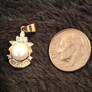 Diamond & pearl necklace